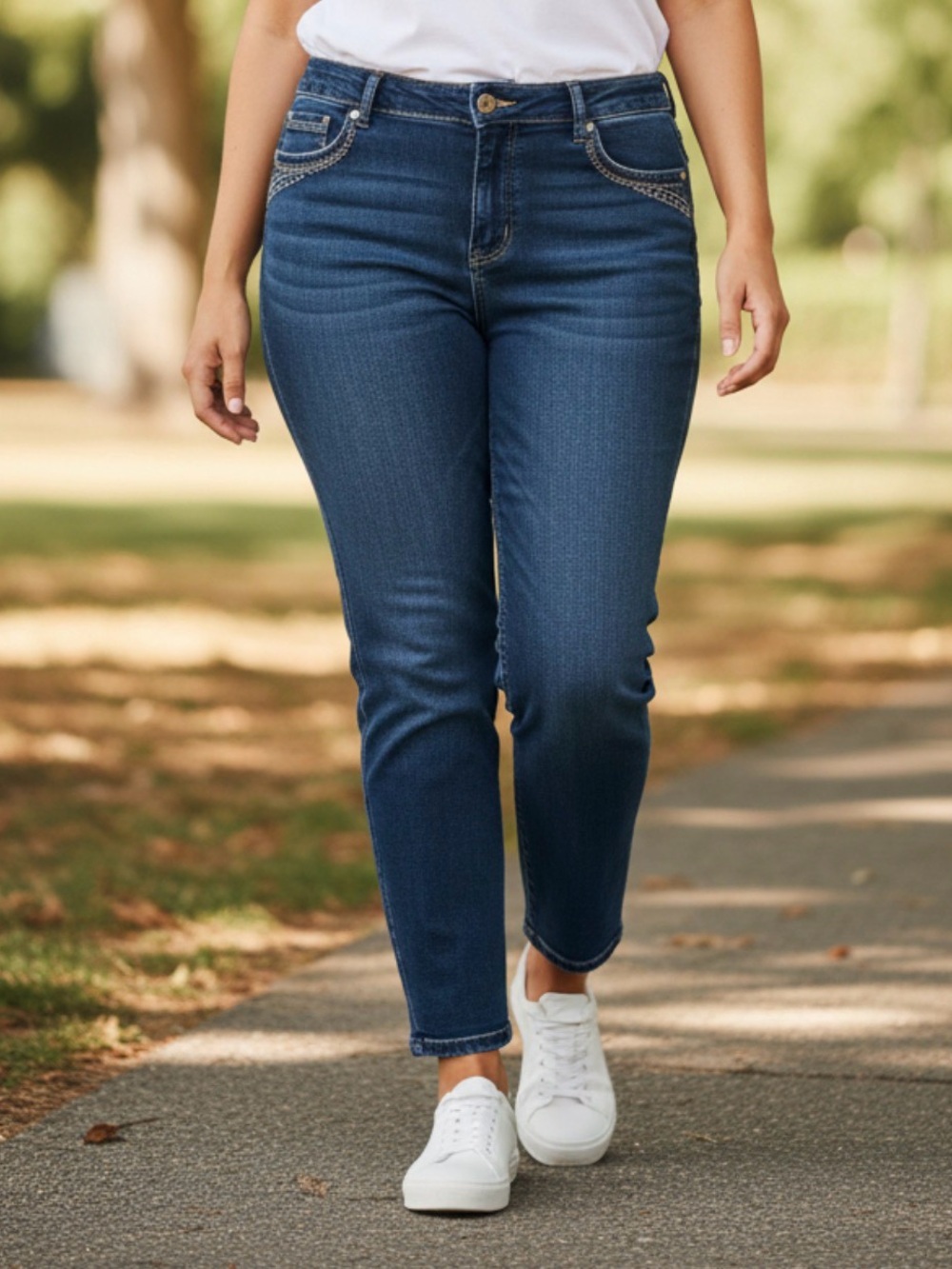 🫶🏻 Chico’s So Lifting Classic Mid-Rise Jeans  (Size 2 - 34” waist)